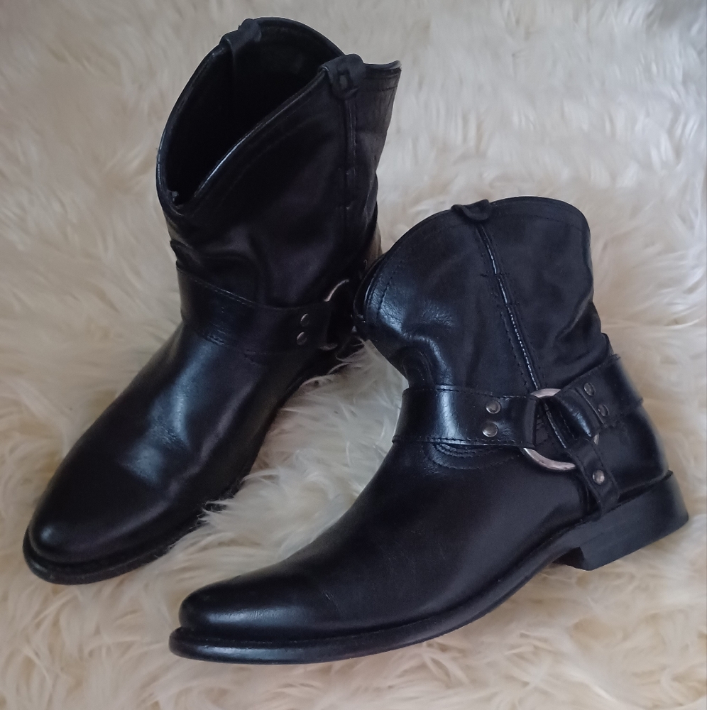 Frye Women's Wyatt Harness Boot Black